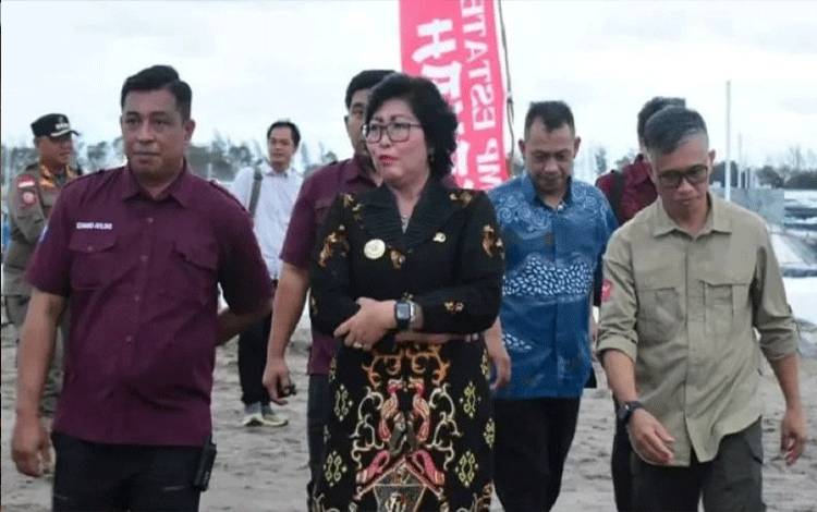 Pj Bupati Lamandau Hadiri Tebar 2 Juta Benih Udang Vaname di Shrimp Estate Berkah