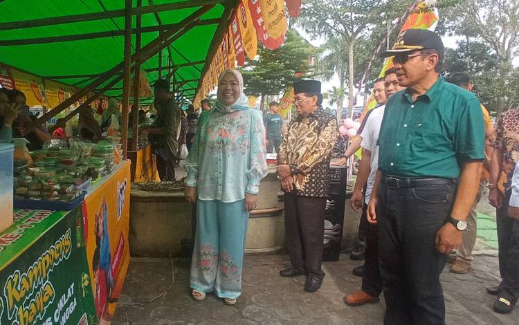 Pj Bupati Kobar Buka Pasar Ramadan