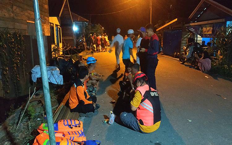 Pencarian Anak Diduga Tenggelam di Baun Bango Katingan Berlanjut Hingga Malam Hari
