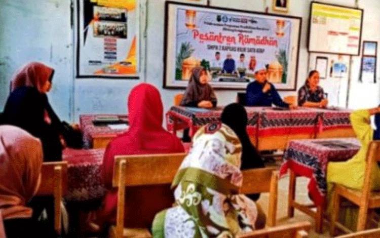 SMPN 2 Kapuas Hilir Satu Atap Adakan Pesantren Ramadan