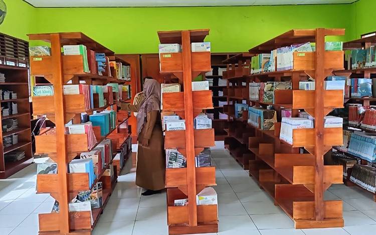 Dispursip Seruyan Dorong Masyarakat Berkunjung ke Perpustakaan Daerah