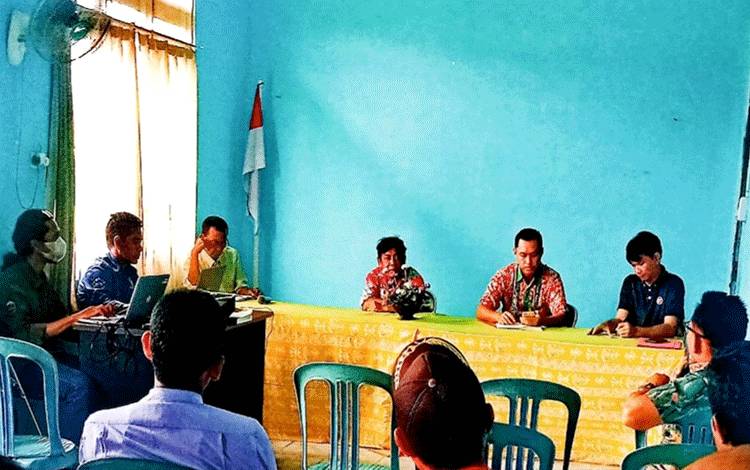 Persiapkan Rencana Pembangunan Perhutanan Sosial, Camat Bataguh Adakan Rapat