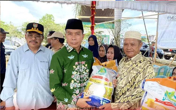 Warga Murung Raya Antusias Sambut Pasar Murah Digelar Pemprov Kalteng