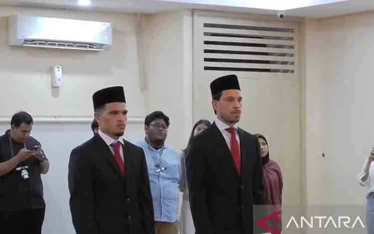 Thom Haye dan Ragnar Oratmangoen Resmi Jadi WNI
