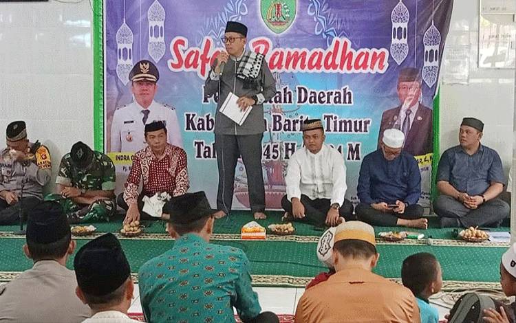 Pj Bupati Barito Timur Safari Ramadan di Desa Ramania