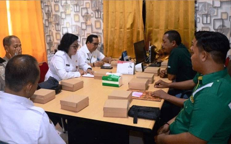 Pj Bupati Lamandau Minta Dunia Usaha Daftarkan Pekerja pada BPJS