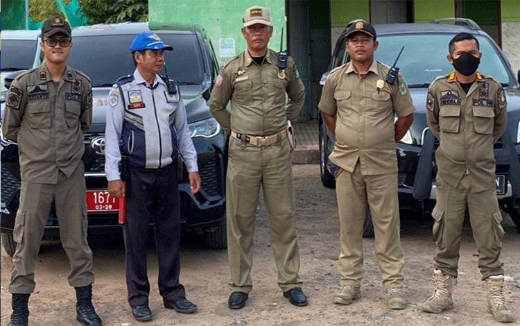 Satpol PP dan Damkar Kapuas Kawal Safari Ramadan Pj Bupati