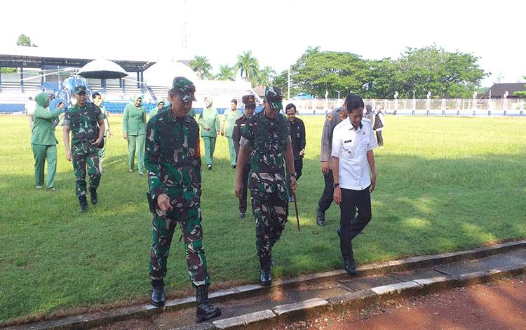 Pj Bupati Barito Utara Sambut dan Dampingi Kunker Danrem 102/Panju Panjung