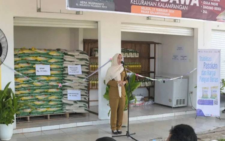 Lurah Kalampangan Ajak Warganya Belanja di Gerai TPID Pandawa