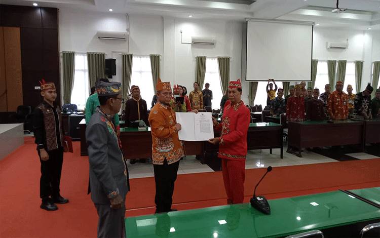 Damang Kepala Adat Katingan Hilir Dilantik, Begini Pesan Pj Bupati