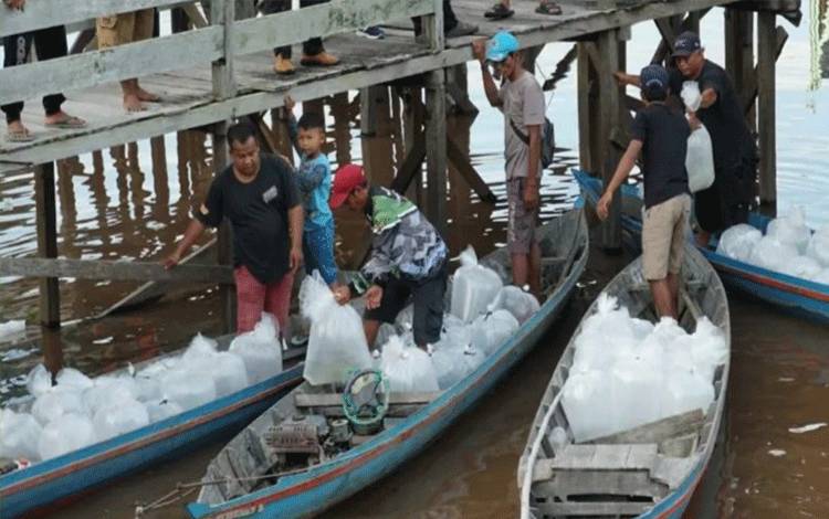 Restocking di Perairan Umum Bantu Nelayan Tingkatkan Pendapatan