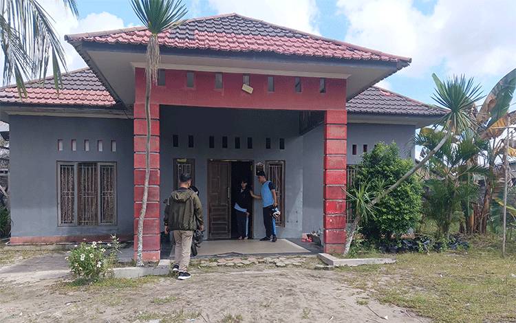Izin Numpang ke Kamar Mandi, Pria tak Dikenal Tiba-Tiba Aniaya Seorang Ibu di Palangka Raya