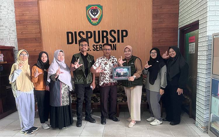 Perwakilan Pengajar Muda Kunjungi Dispursip Seruyan