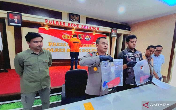 Polisi Amankan PNS Rekam Perempuan di Toilet Pakai Ponsel Tersembunyi