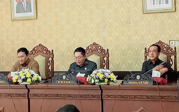 DPRD Kalteng Rapat Paripurna Mendengarkan Pidato Pengantar Gubernur Terkait LKPj 2023