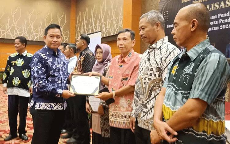 Disdik Seruyan Tingkatkan Pembinaan Pengelolaan Dana BOS