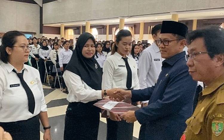 Ratusan PPPK di Barito Timur Terima Surat Keputusan Pengangkatan
