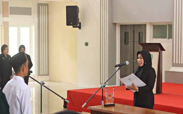 Pj Bupati Pulang Pisau Melantik Jabatan Fungsional PPPK