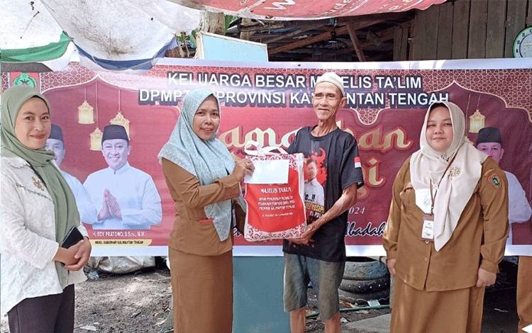 Majelis Taklim DPMPTSP Kalteng Berbagi Berkah Ramadan