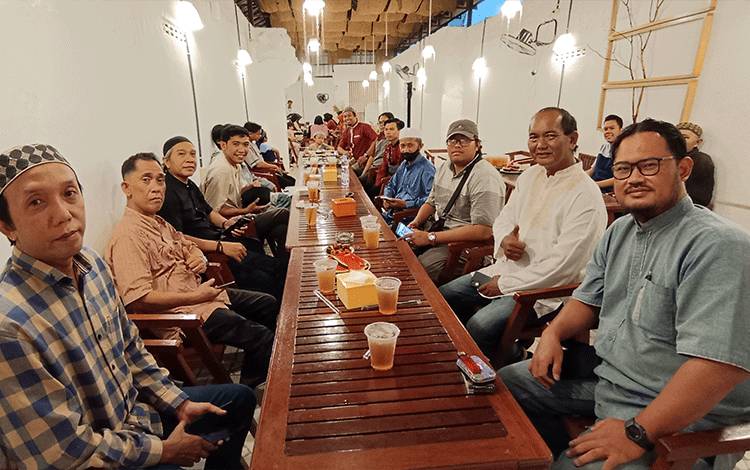 Tingkatkan Silaturahmi, PWI Seruyan Buka Puasa Bersama Mitra Kerja