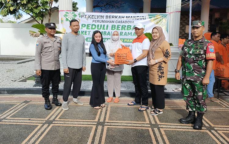 Pihak Ketiga Bagikan 2.500 Paket Sembako untuk Masyarakat Palangka Raya
