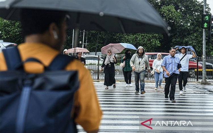 BMKG Sebut Sebagian Besar RI Berisiko Hujan Sedang-Lebat