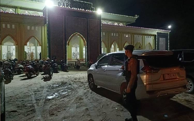 Polres Gunung Mas Rutin Melaksanakan Pengamanan Salat Tarawih