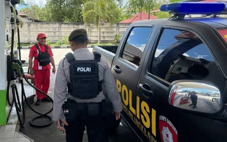 Polisi Patroli ke SPBU di Palangka Raya Jelang Idul Fitri