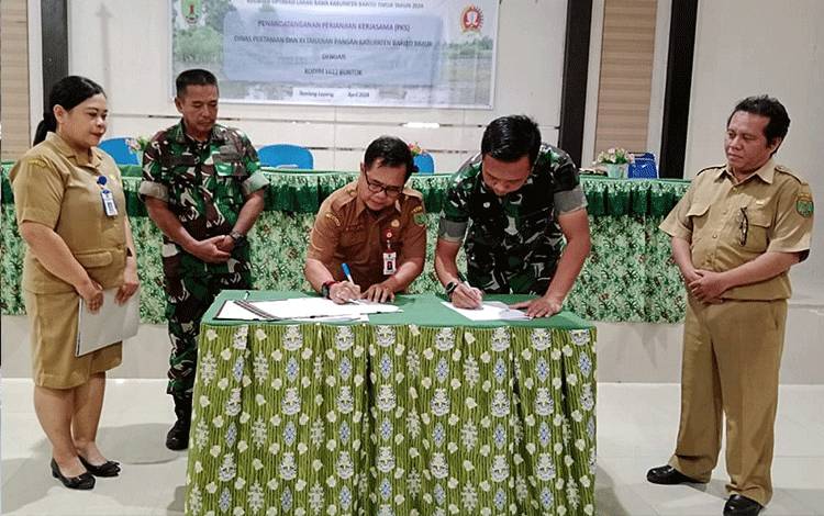 Kadis Pertanian Barito Timur dan Dandim 1012 Teken Kerja Sama Optimasi Lahan Rawa