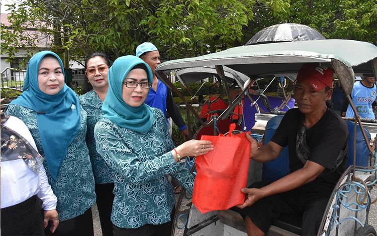 TP PKK Kapuas Berbagi di Bulan Ramadan 1445 H