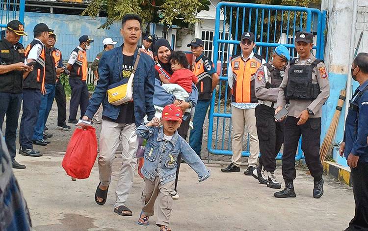 KM Lawit Angkut 1.415 Pemudik di Pelabuhan Sampit