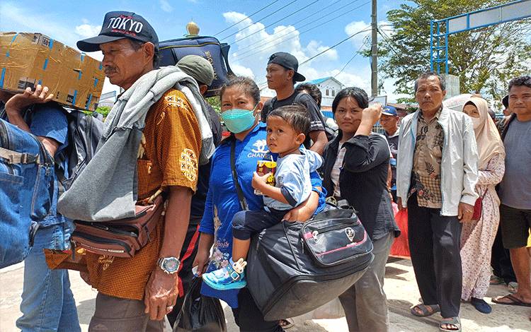Pemudik di Pelabuhan Sampit Diingatkan Jaga Keamanan?