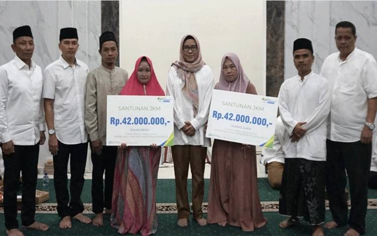 Pemko Palangka Raya dan BPJS-TK Beri Santunan JKM untuk Keluarga Pahlawan Demokrasi