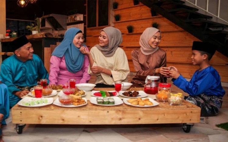 Kiat Jaga Berat Badan Tetap Ideal Selama Rayakan Lebaran