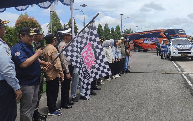 Wagub Lepas Keberangkatan Mudik Gratis Penuh Ceria Kalteng