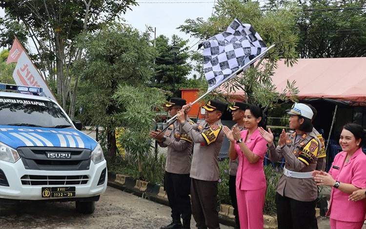 Puluhan Warga Nikmati Layanan Mudik Gratis Polres Kapuas