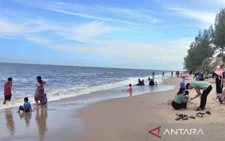 BPBD Siagakan Tim Patroli Pengamanan Pantai Ujung Pandaran