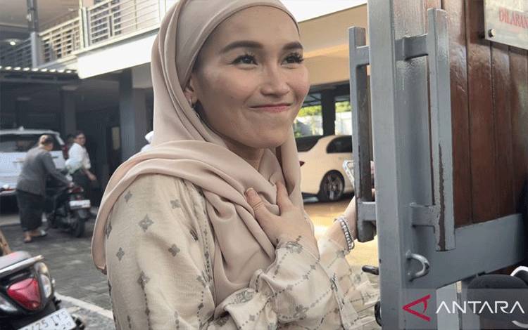 Ayu Ting Ting: Setiap Hari Raya Kita Saling Toleransi