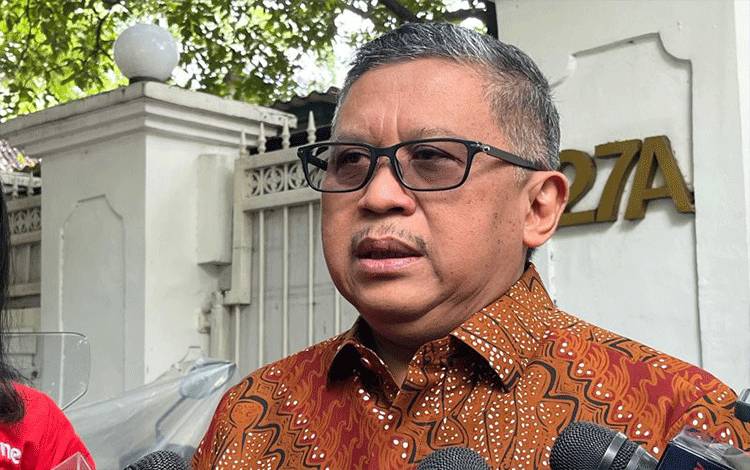 Hasto Akui Dihubungi Megawati soal Kedatangan Rosan Hari Ini