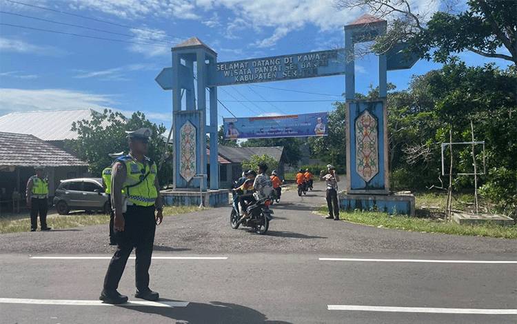 Satlantas Polres Seruyan Amankan Pintu Masuk Sungai Bakau