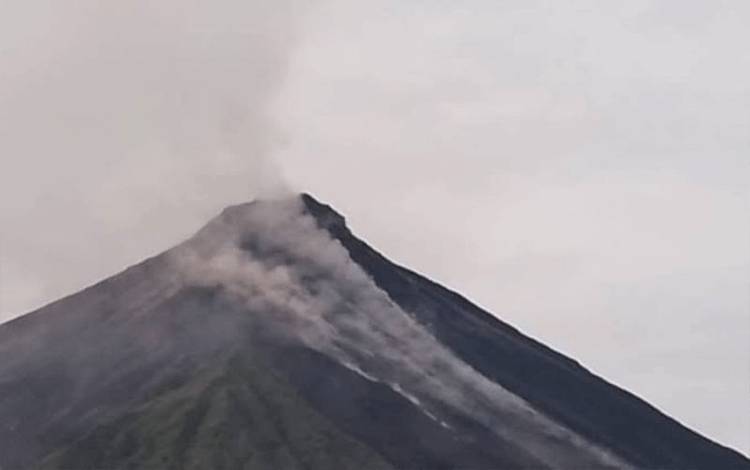 PVMBG Imbau Warga di Hilir Gunung Karangetang Waspada Guguran Lava