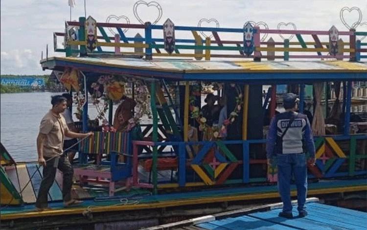 Dishub Palangka Raya Awasi Keselamatan Wisatawan di Wisata Air Hitam Kereng Bangkirai