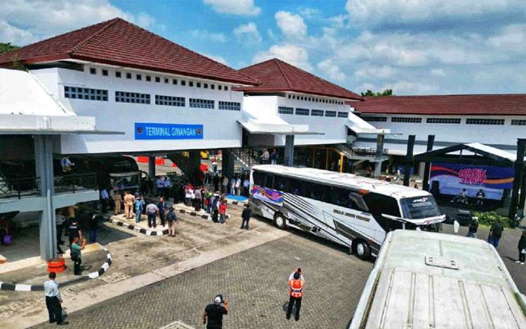 Kemenhub Berangkatkan Peserta Arus Balik Gratis dengan 160 Bus