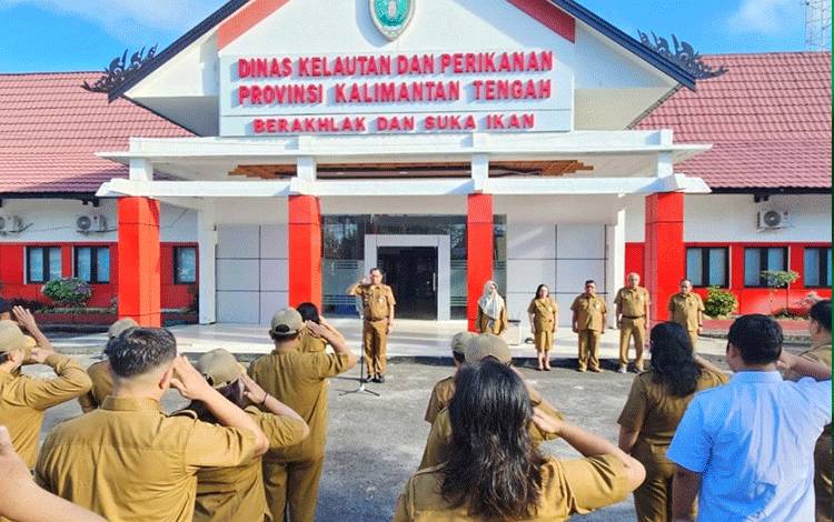 Apel Perdana Usai Liburan, Kepala Dislutkan Kalteng Ingatkan Value BerAKHLAK Suka Ikan