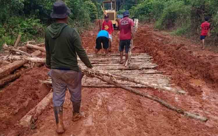 Pemkab Kotim Upayakan Pembangunan Jalan Tembus Pulau Hanaut Melalui Inpres Jalan Daerah