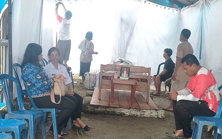 Camat Tewang Sanggalang Garing Katingan Sampaikan Bela Sungkawa kepada Korban Tenggelam