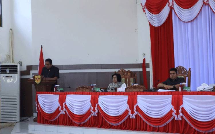 Pandangan Fraksi Golkar DPRD Gunung Mas Terhadap LKPj 2023