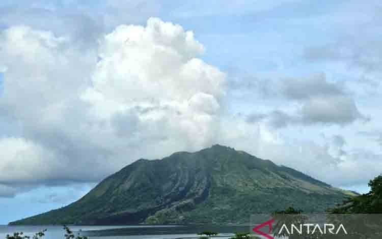 PVMBG: Gunung Ruang Alami 944 Kali Aktivitas Kegempaan dalam Sehari