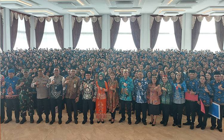 Resmi Terima SK Pengangkatan, 1.910 PPPK Pemkab Kapuas Diminta Tunjukkan Kinerja Terbaik
