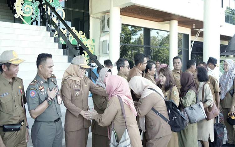 Pj Wali Kota Palangka Raya Tekankan Pentingnya Sinergi Antar Pegawai untuk Pelayanan Prima